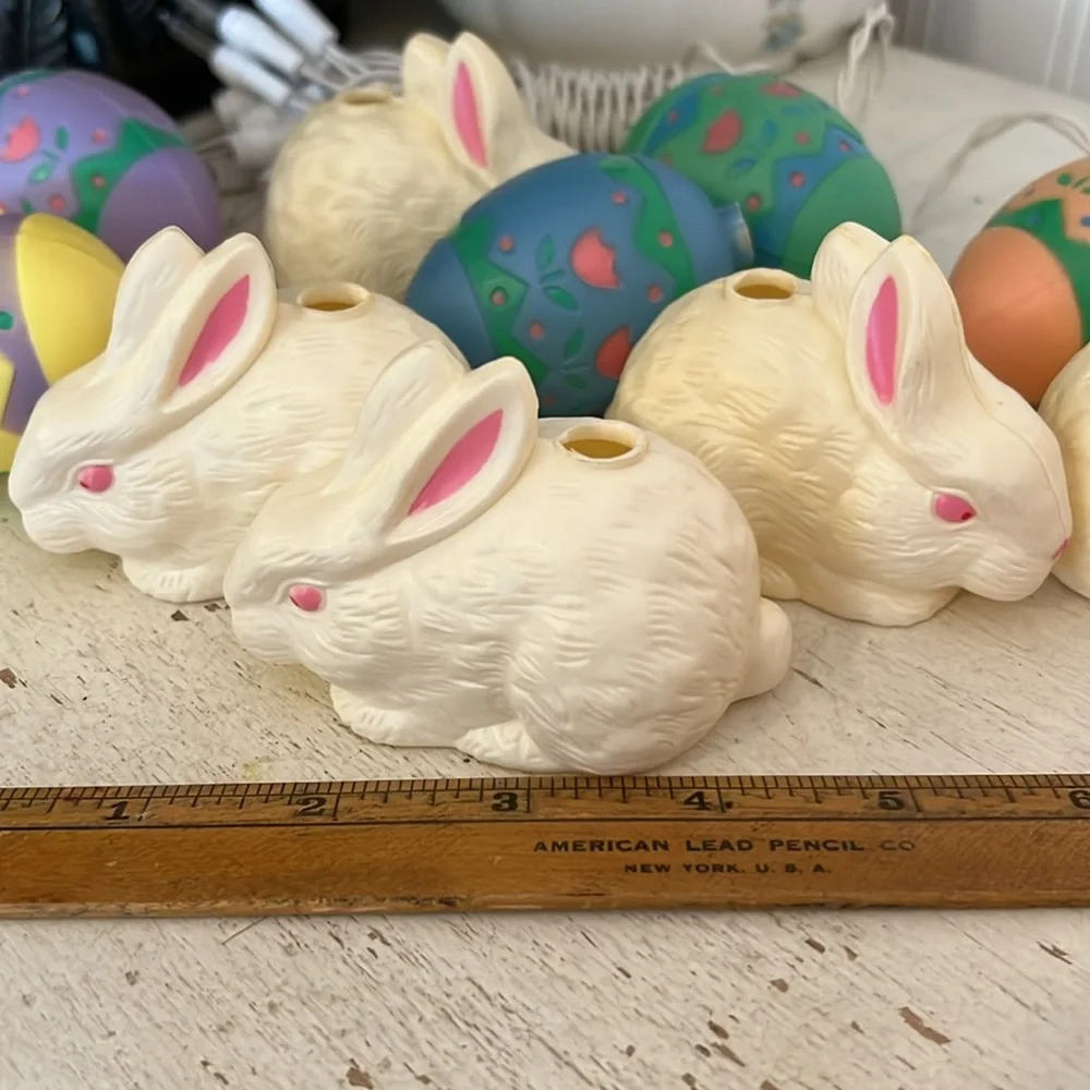 Vintage Lillian Vernon Easter Spring bunny egg blow mold light strand